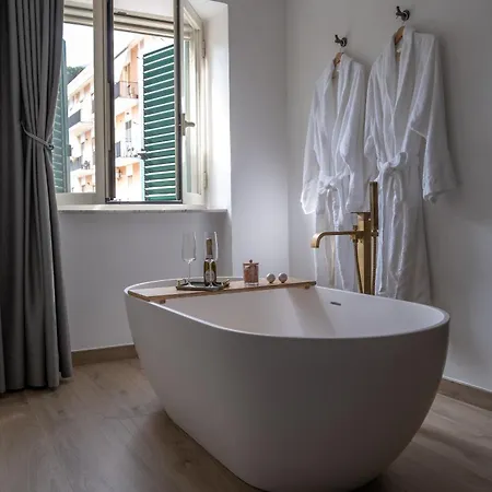 Coraline Deluxe Rooms Castellammare di Stabia Exterior photo